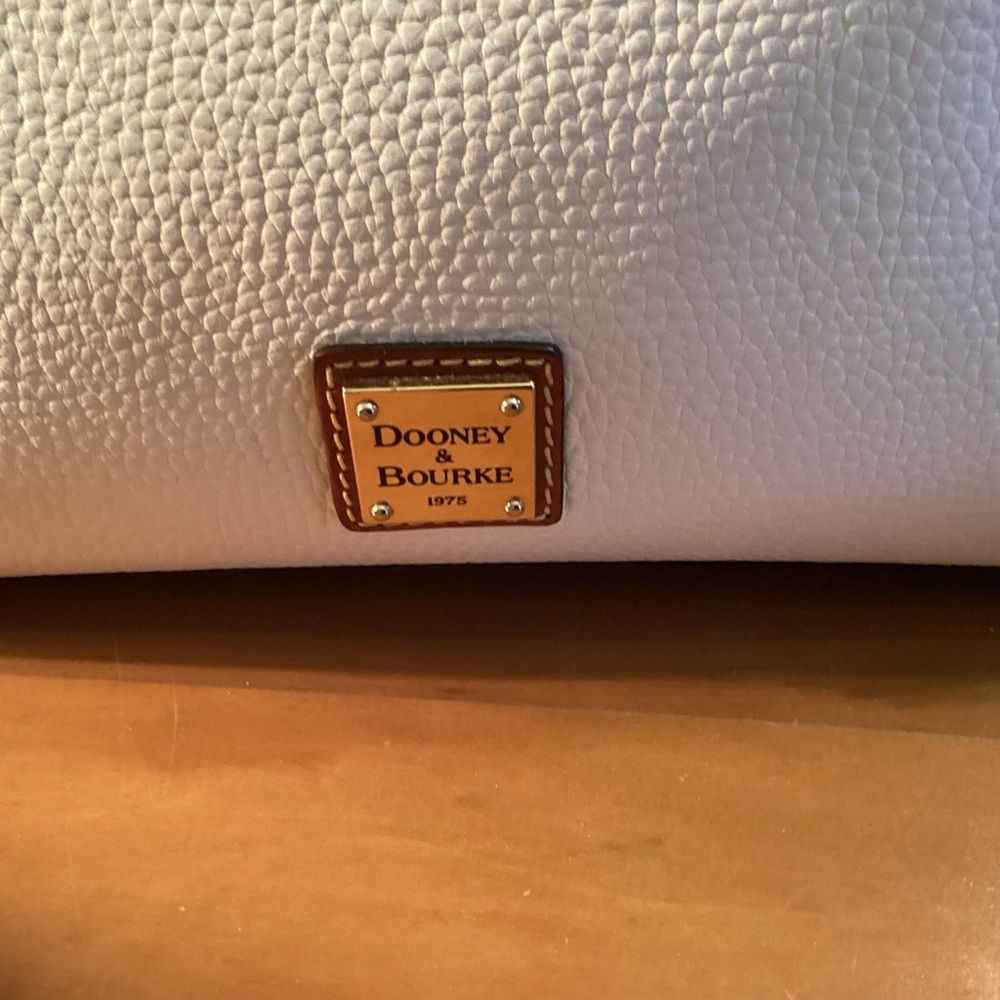 Dooney &  Bourke white leather large tote.  Exc. condition. - Picture 2 of 12
